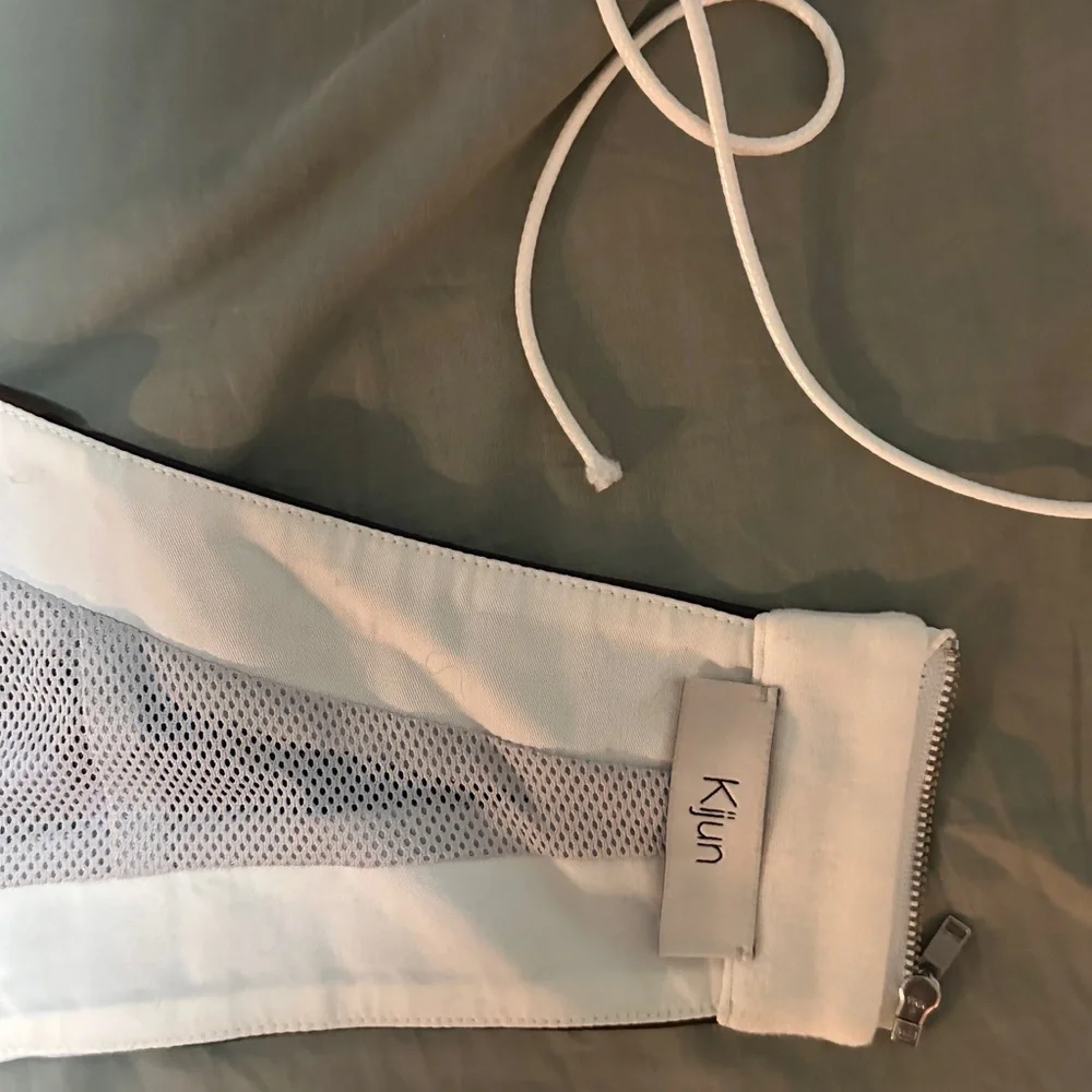 Colorblock Halter Top - Picture 2 of 2